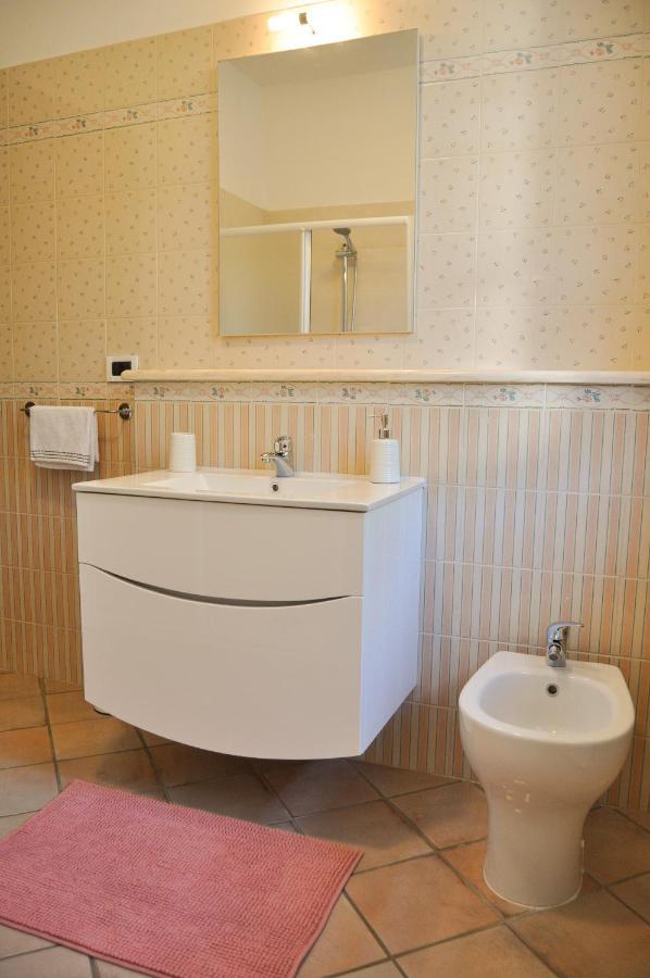 B&B Sarita'S Rooms Certosa di Pavia Kültér fotó